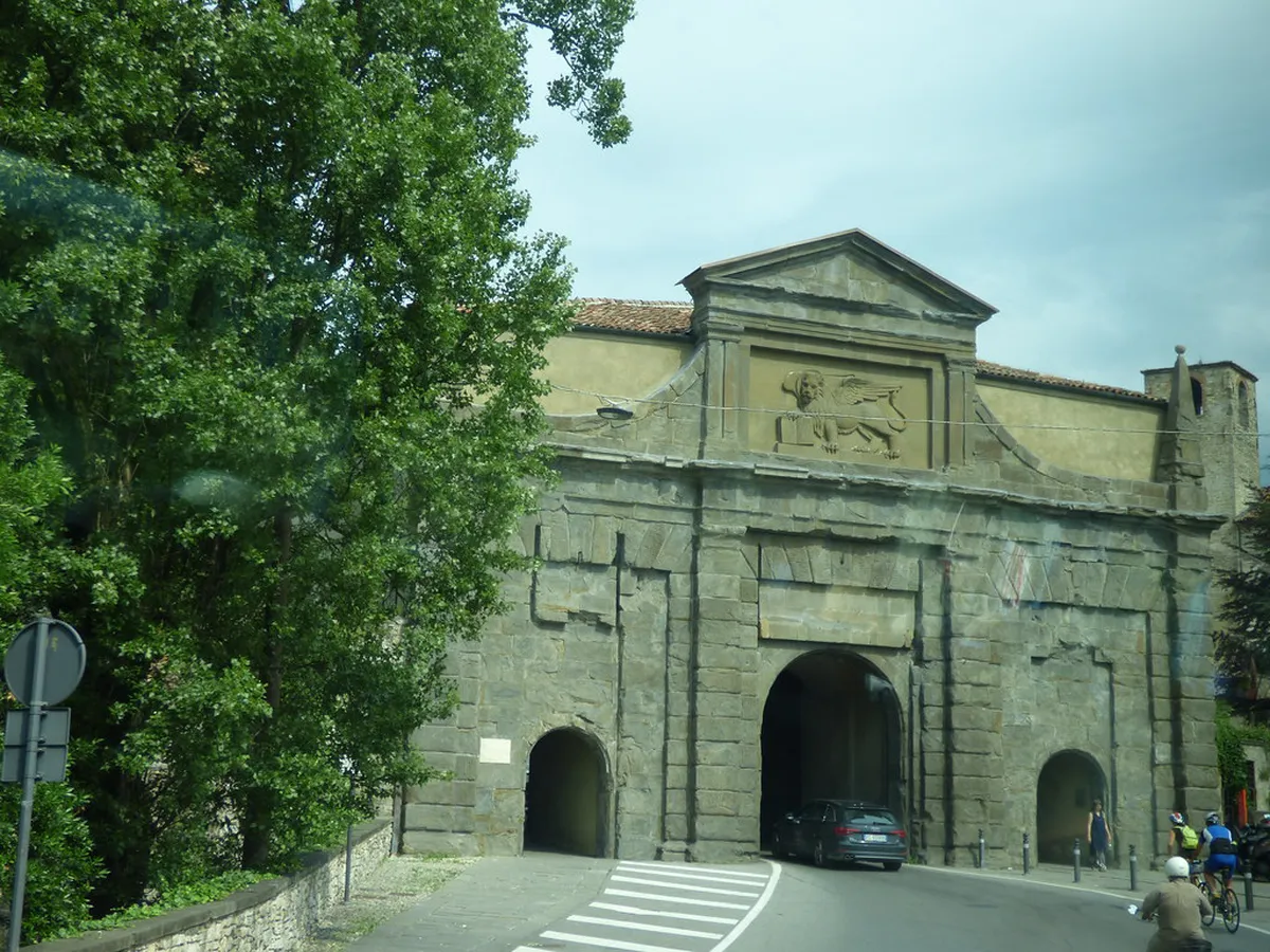Best Time for Walks in Bergamo: A Seasonal Guide
