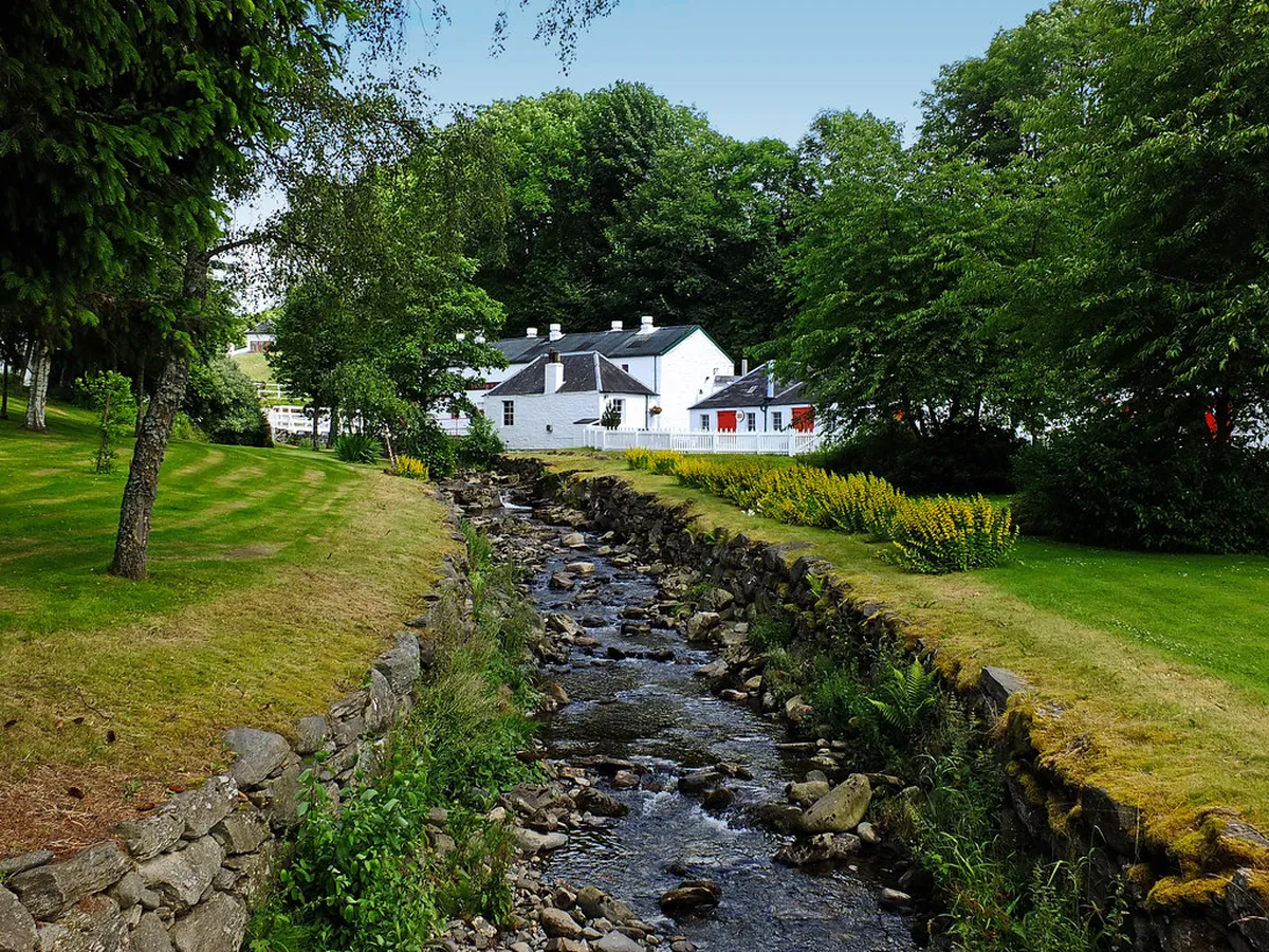 Discover Bergamo's Hidden Gardens: A 2025 Guide