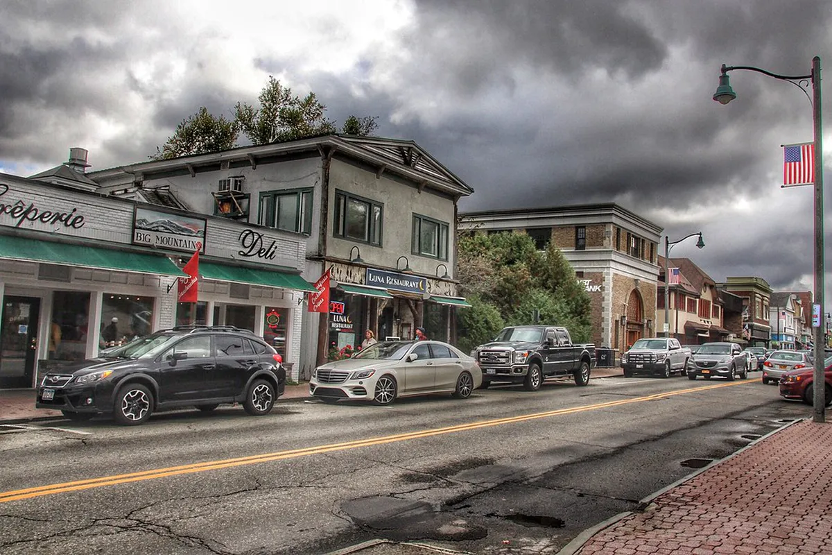 Bergamo Hotels: Easy Access to Incredible Walks in 2025