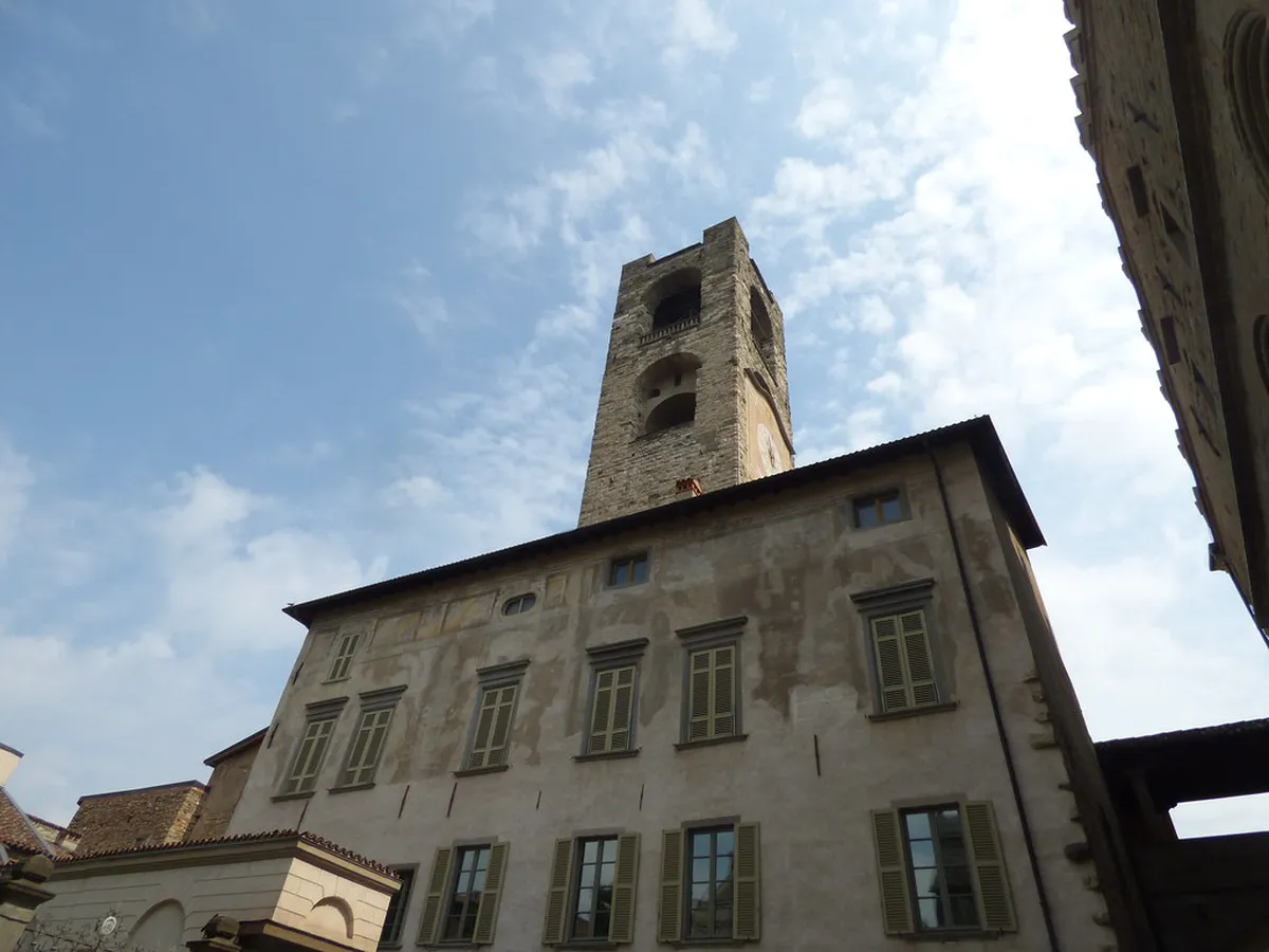 Medieval City Walls Walking Tour Bergamo Guide 2025