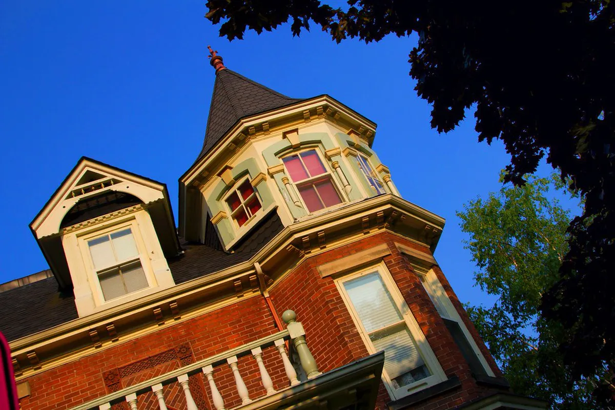 Discover Secret Garden Walks in Bergamo 2025