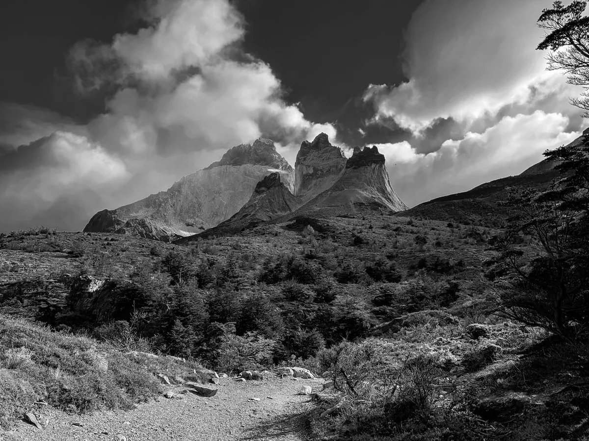 Stunning Bergamo Vistas: Best Walking Routes in 2025