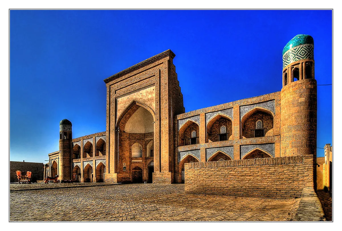 Explore Historic Portico Routes in Bologna (2025)