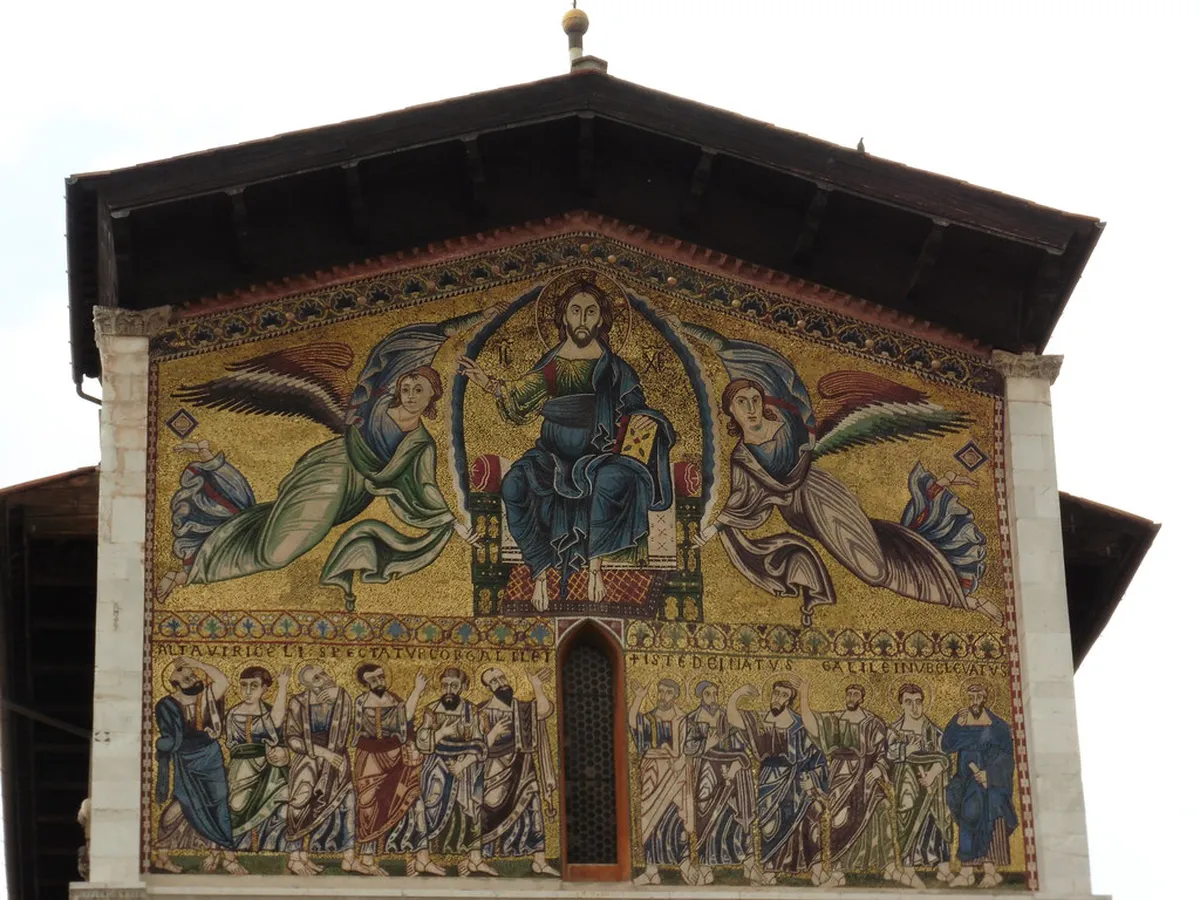 Discover Lucca's Art & Architecture on Foot in 2025