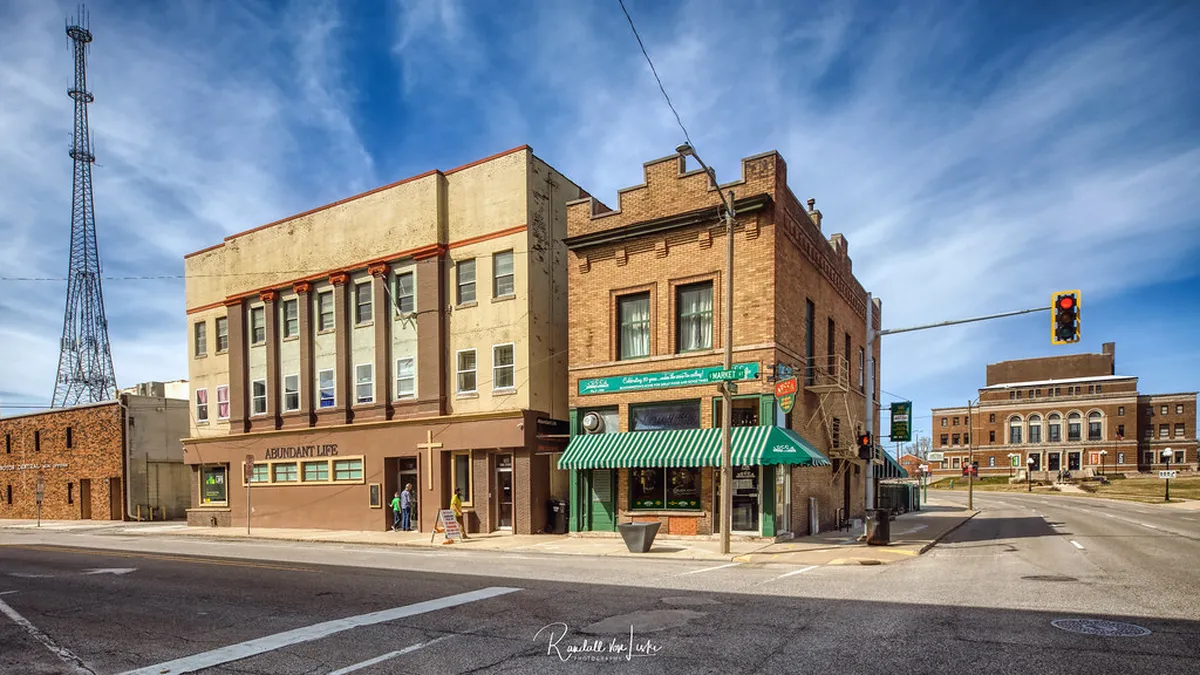 Exploring Lucca's Local Markets: A Walker's Guide