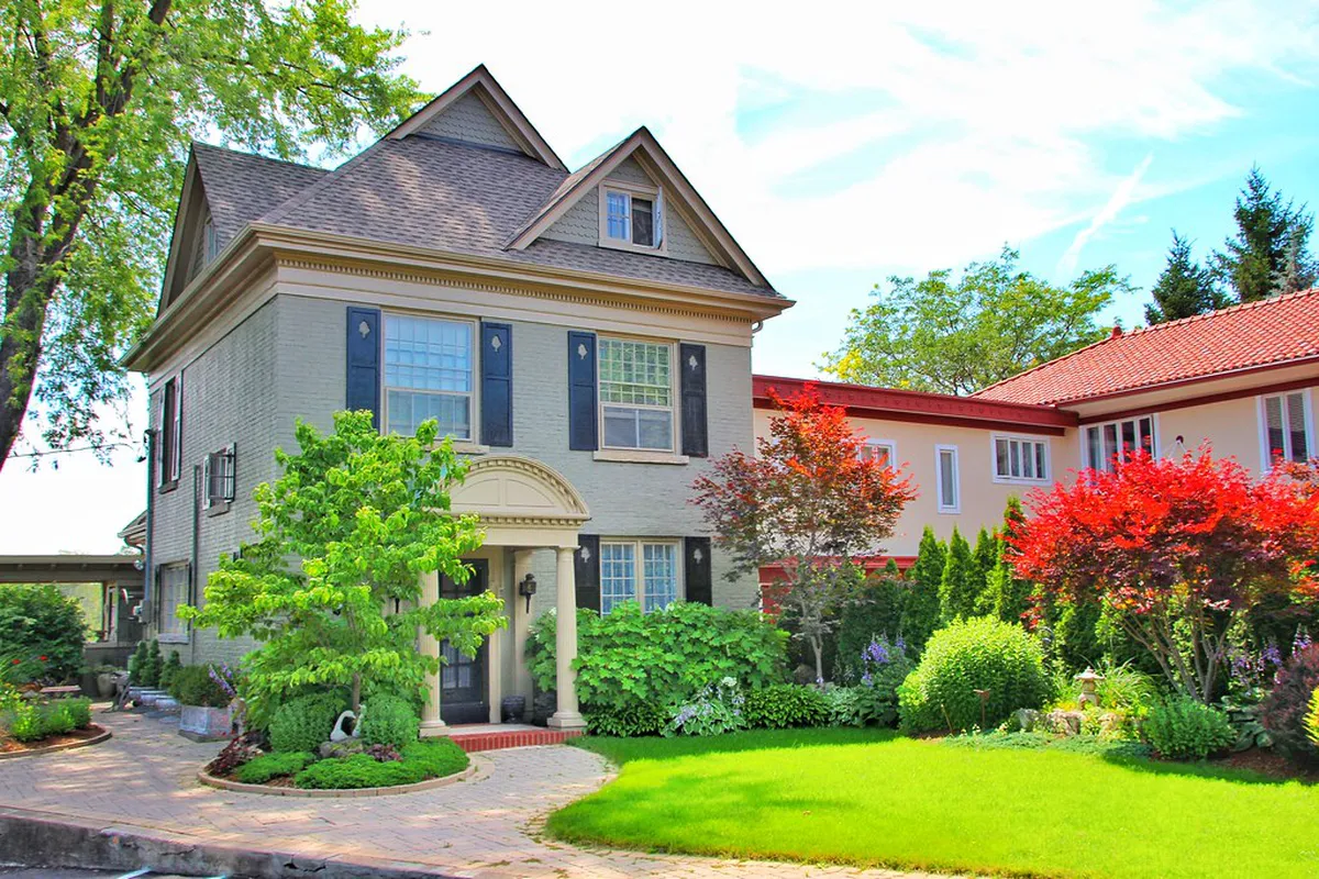 Unforgettable Walking Tours: Lucca's Historical Villas