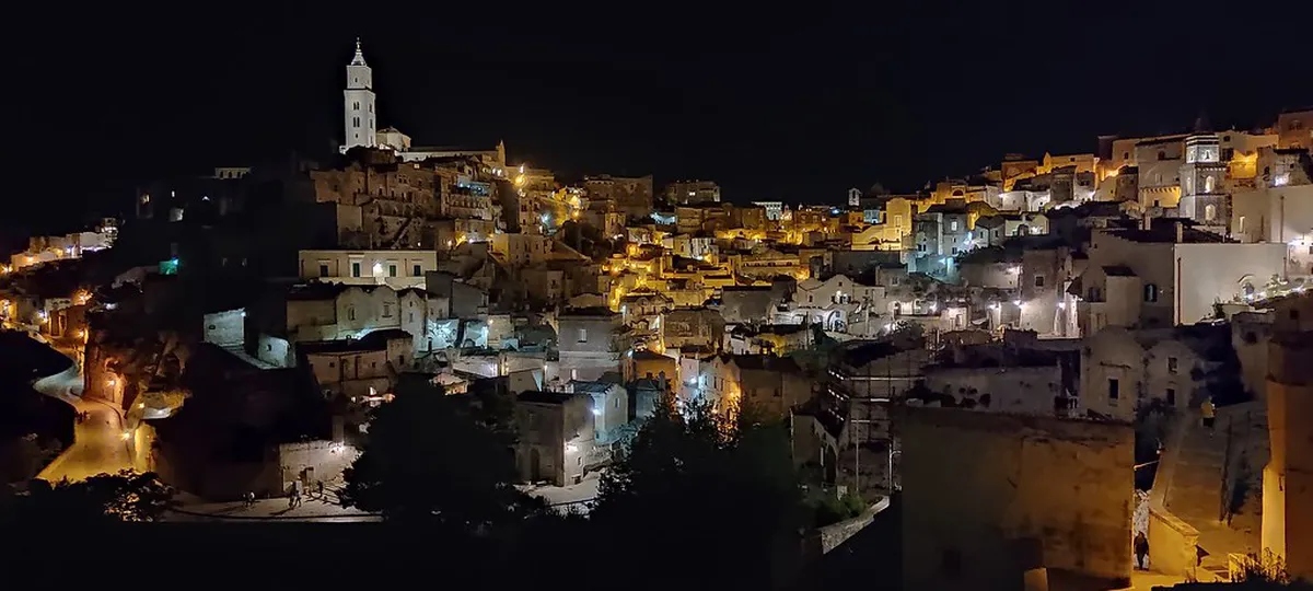 Matera Civita Walking Tour: Explore Ancient Caves