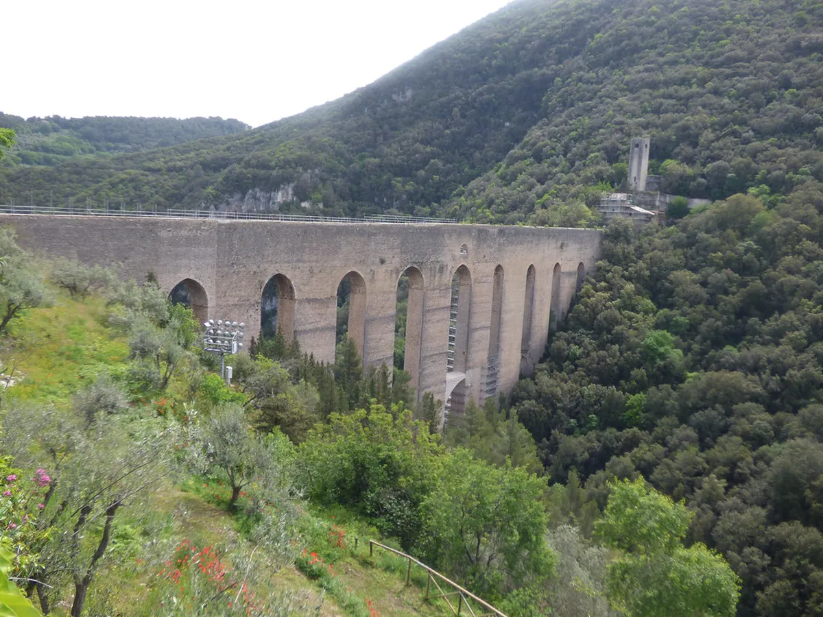 Perugia Ancient Aqueduct Walk: A Historical Guide