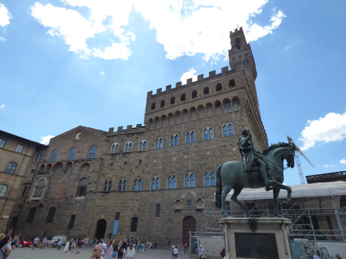 Explore Siena Ancient Pathways: Best Walking Routes 2025