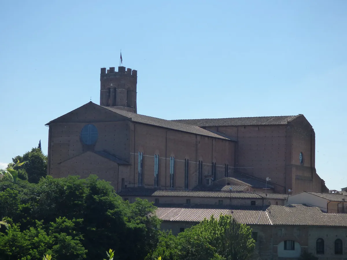 Siena Towers: Panoramic Views Access in 2025