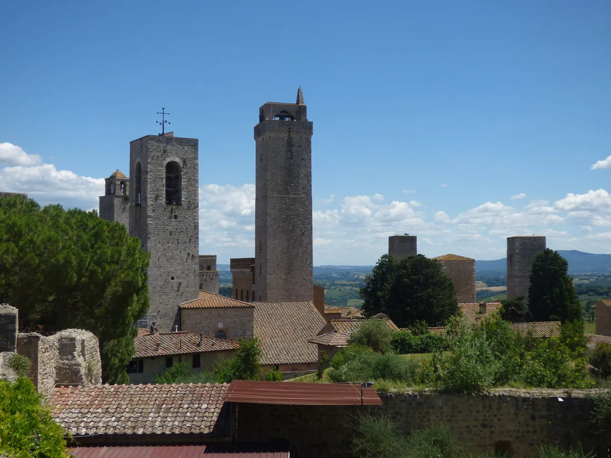 Siena's Best Panoramic Viewpoints & Walking Routes Guide