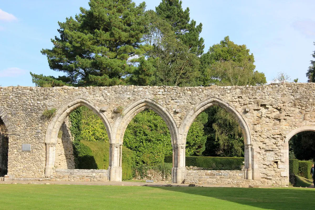 Discover Verona's Most Scenic Bridges to Walk in 2025
