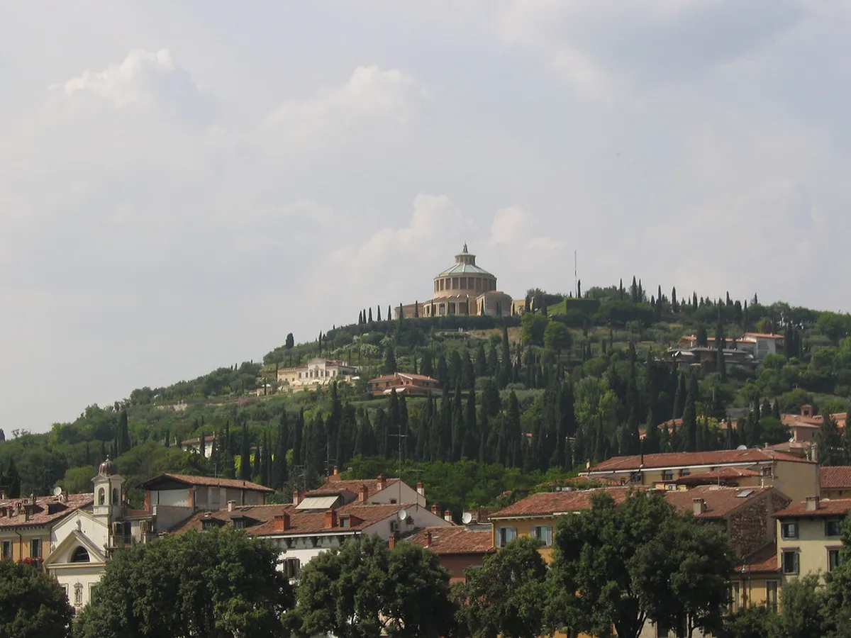 Verona Hill Walks with Amazing Views: A 2025 Guide