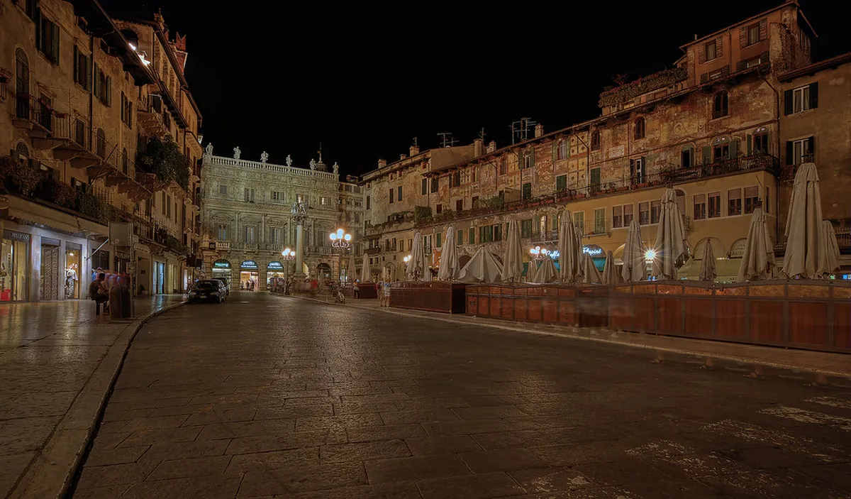 Verona Historical Walking Routes: Explore Ancient Italy