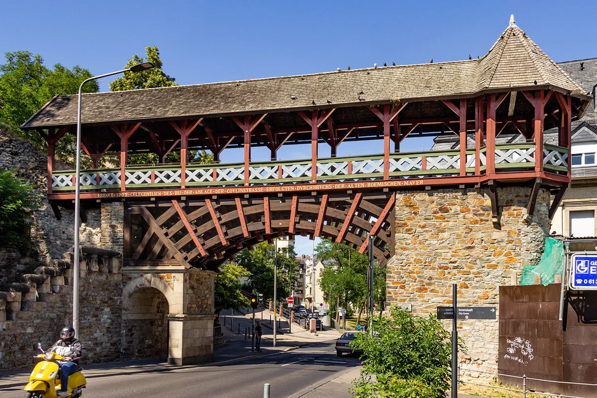 Verona Medieval Walls: A Historic Walk Guide for 2025