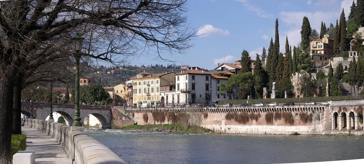 Verona Ponte Pietra Walking Tour Tips for 2025