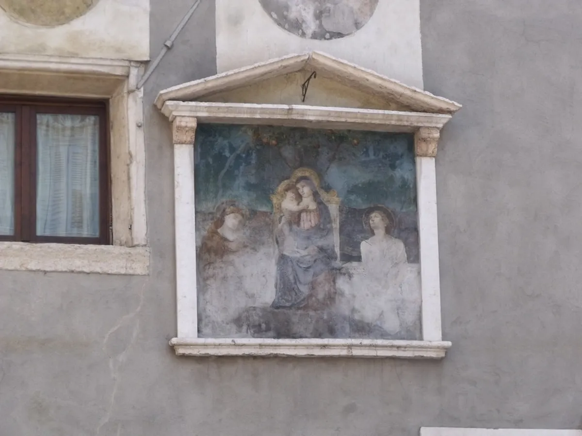 Verona Wall Walk Guide: Explore Ancient City Walls in 2025