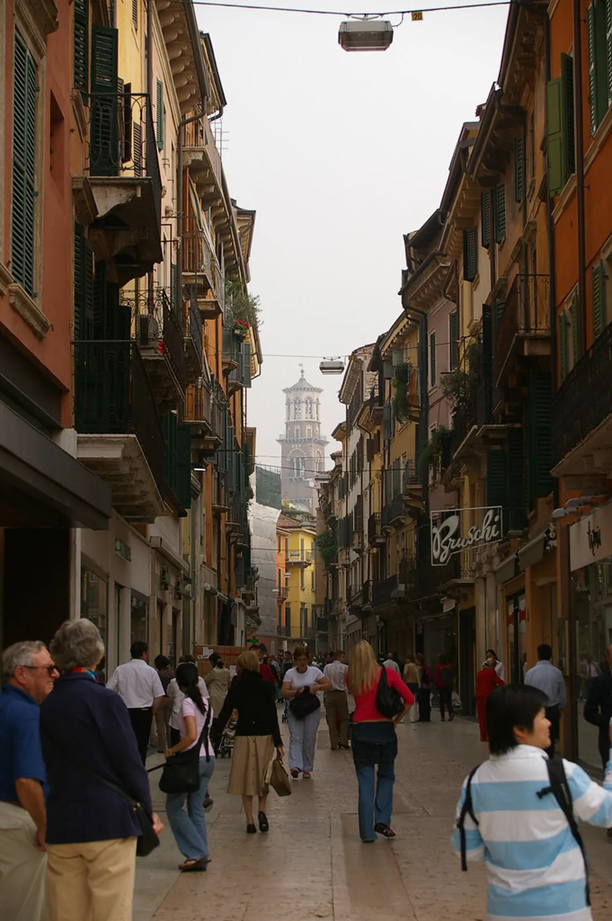 Via Mazzini Shopping Walk Verona: Your 2025 Guide