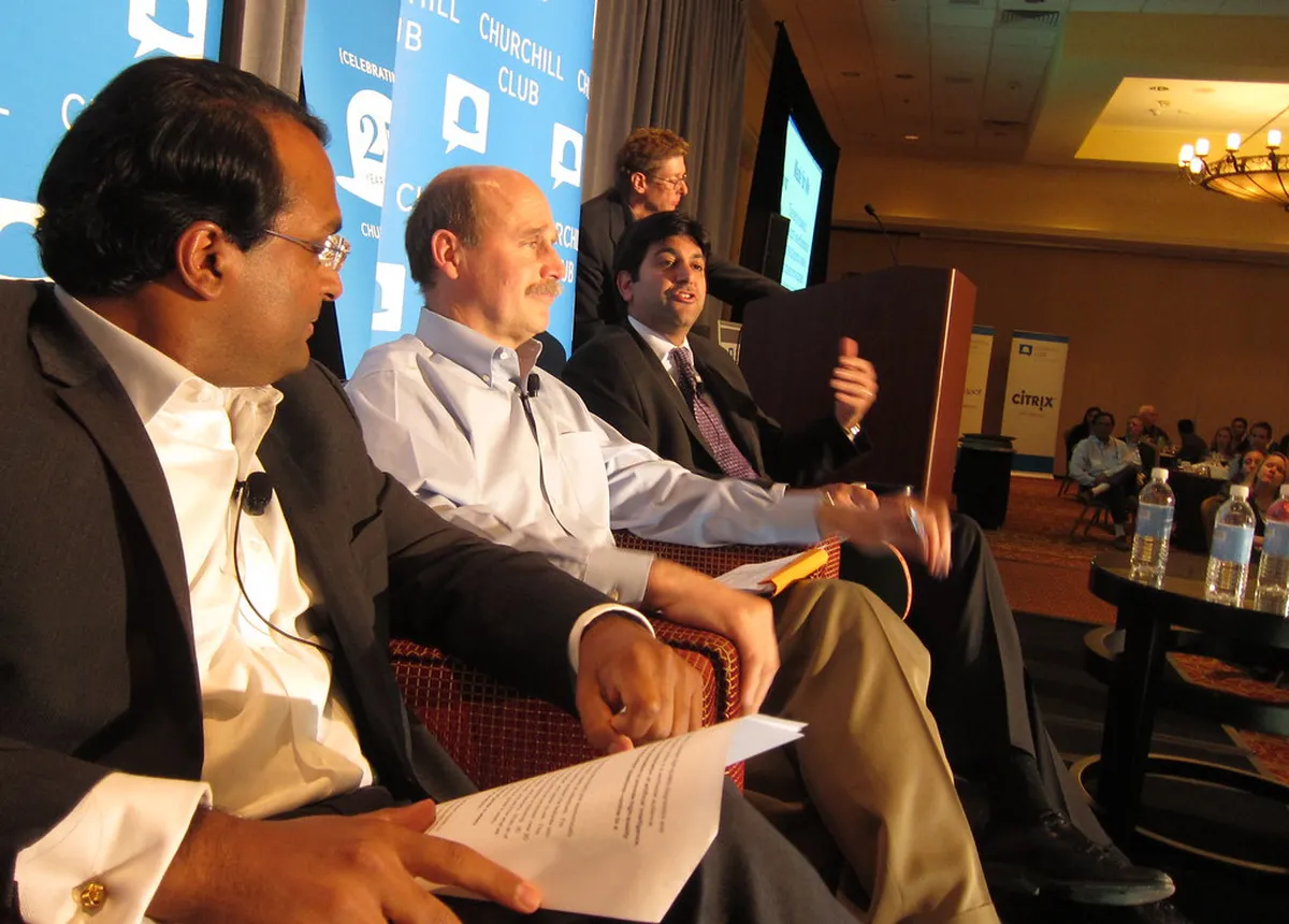 Best Time of Day to Avoid Crowds Walking Cascais