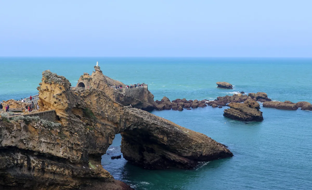 Is it Safe to Walk Ericeira Cliffs?
