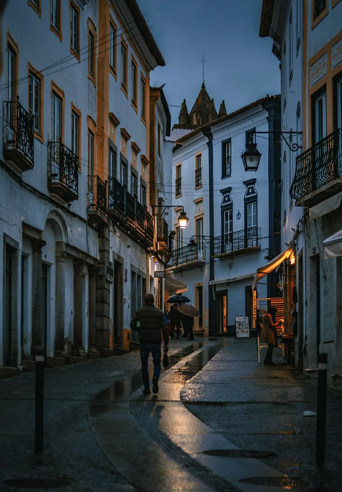 Tips for Walking in Évora During the Summer Heat