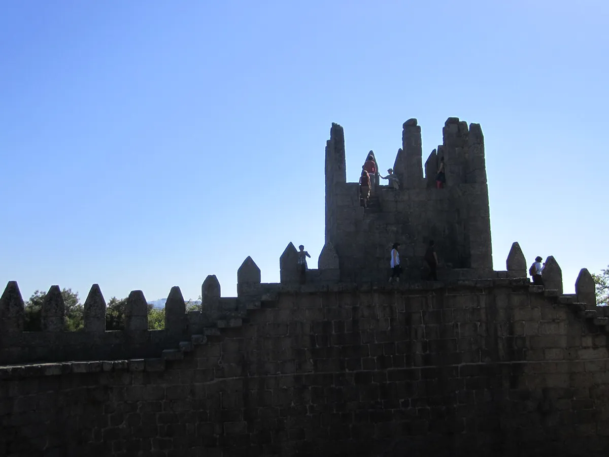 Best Guimarães Castle Walking Routes