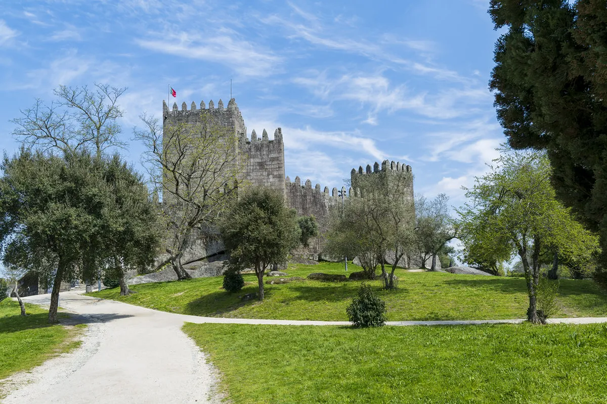 Exploring Guimarães City Wall Paths in 2026