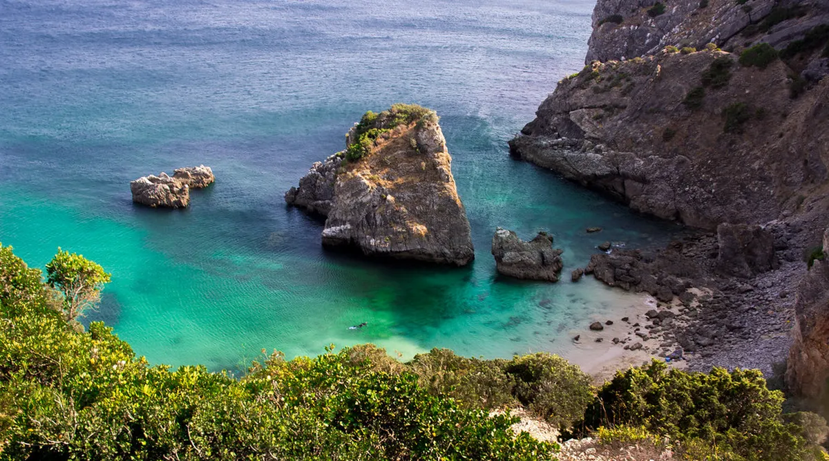 Costa da Caparica Beach Walk Guide: 2026 Tips