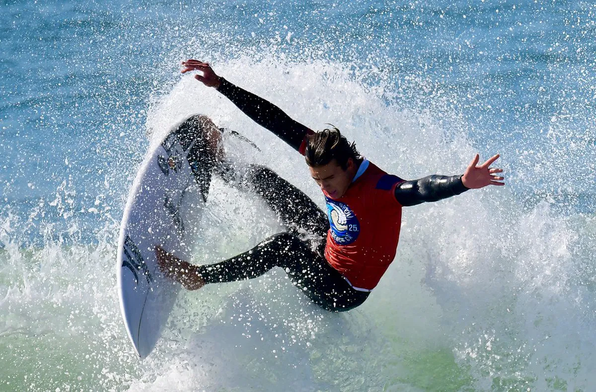 Safe Beach Walks for Families in Nazaré