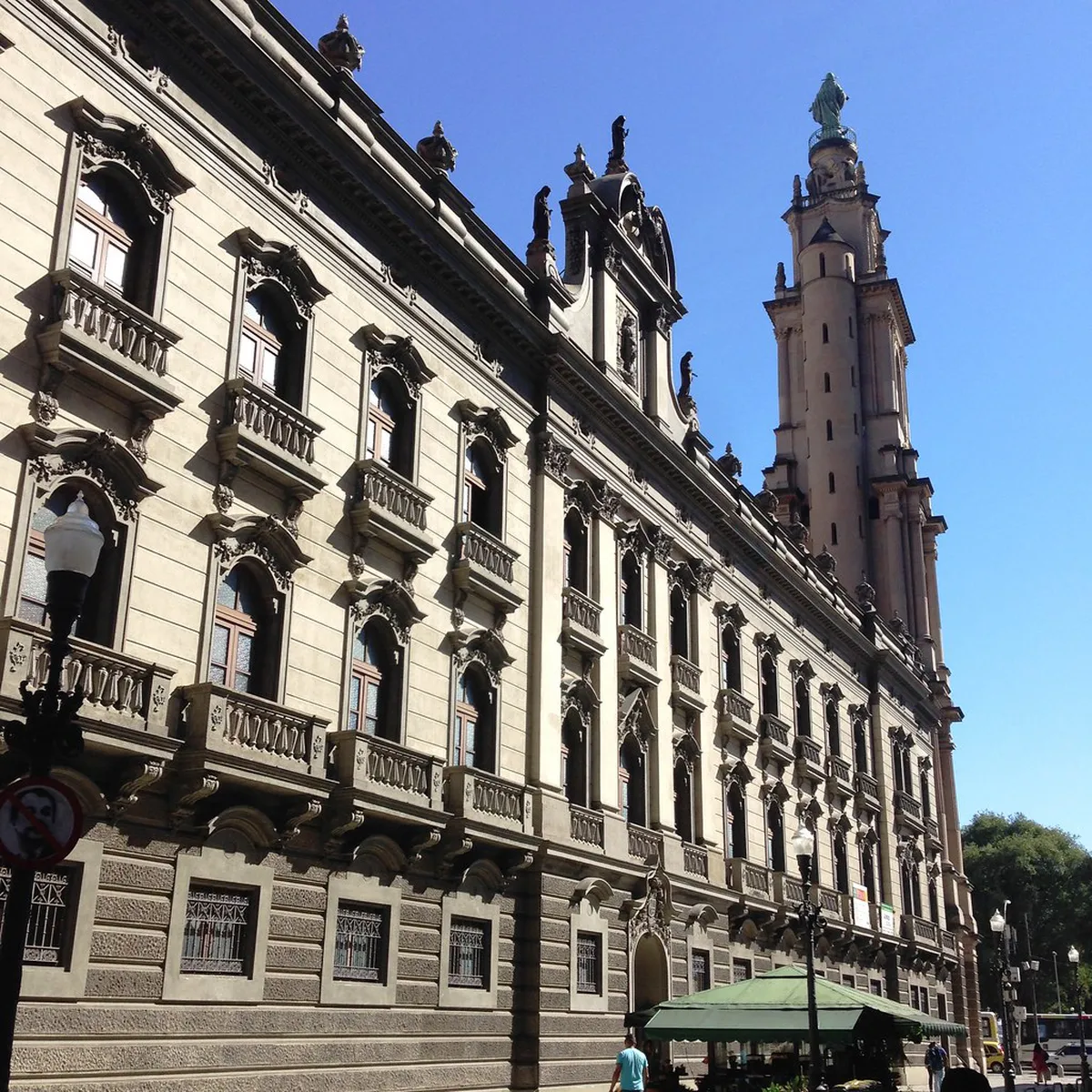 Exploring Rua Direita in Óbidos on Foot