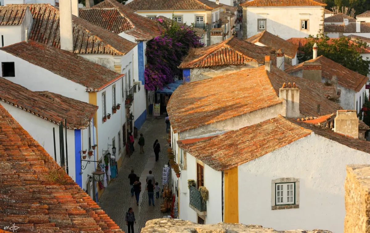 How to Walk the Óbidos Castle Walls Safely