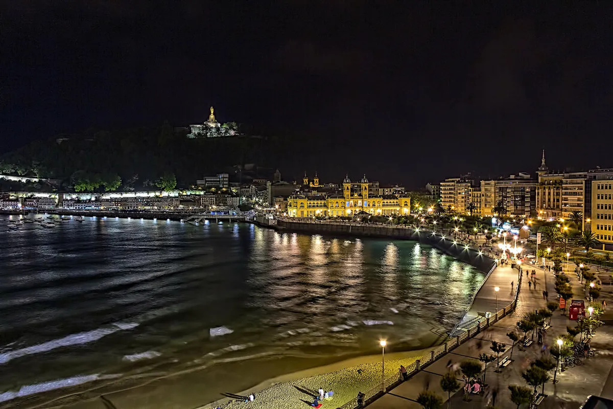 Night Walks During the Óbidos Medieval Festival Events