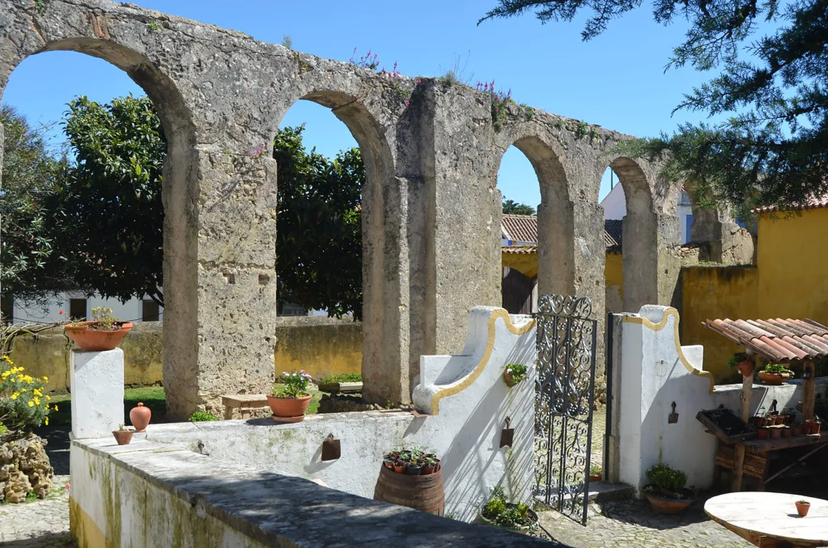 Óbidos Aqueduct Walking Path Guide: 2026 Tips
