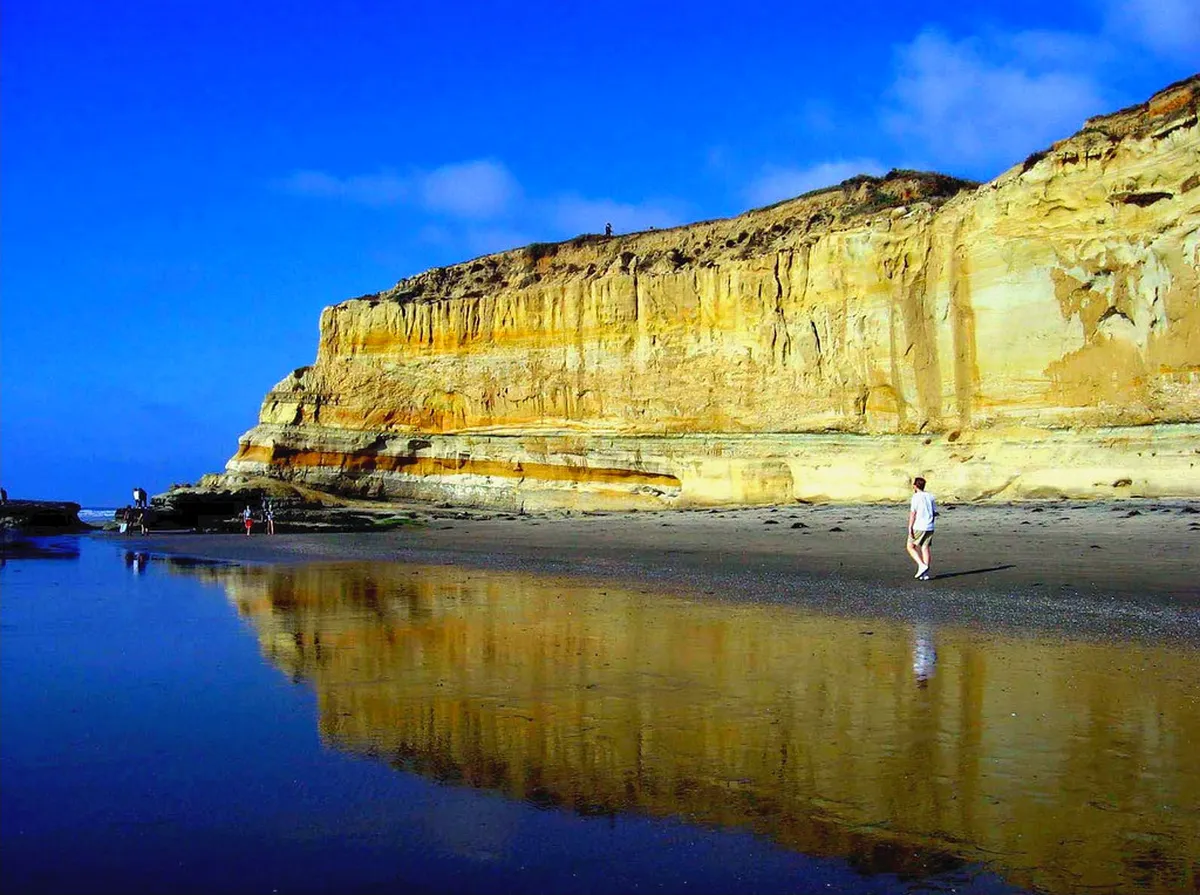 Walking the City Walls of Peniche Guide
