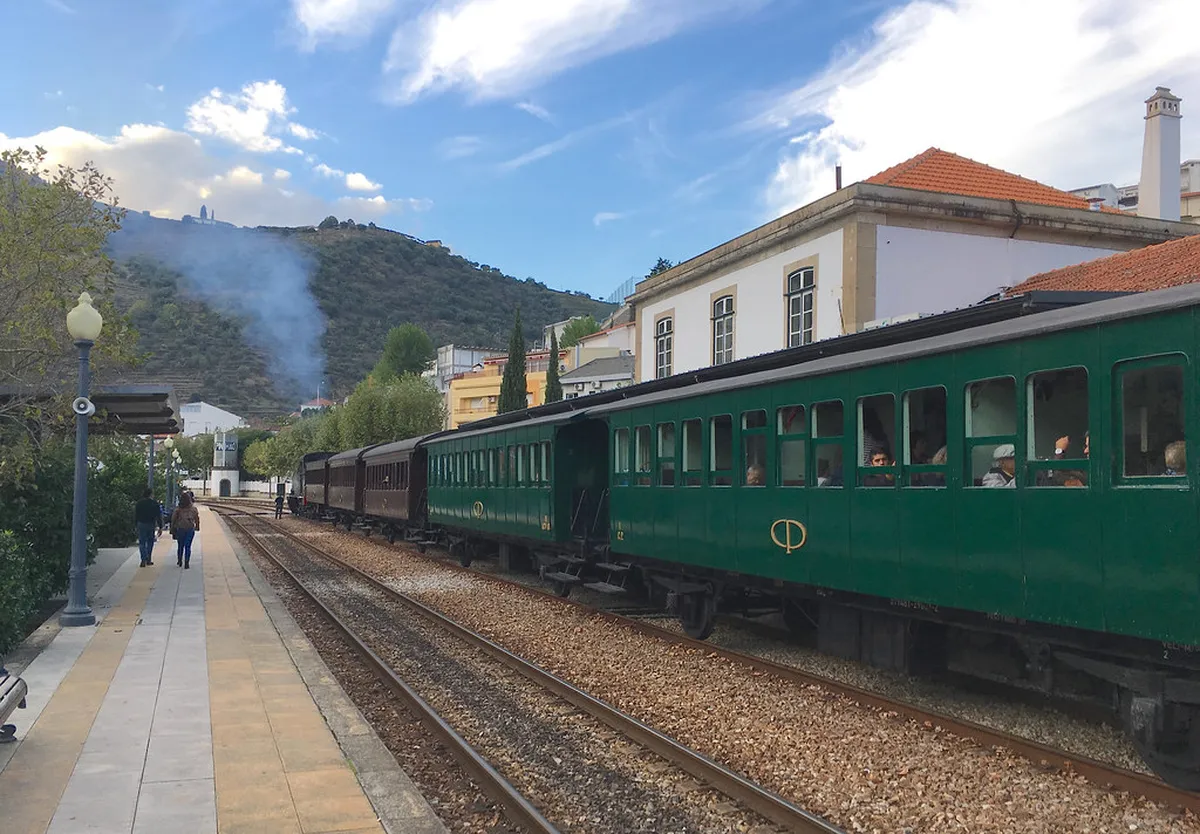 Pinhão Historical Station Walking Tour Guide 2026