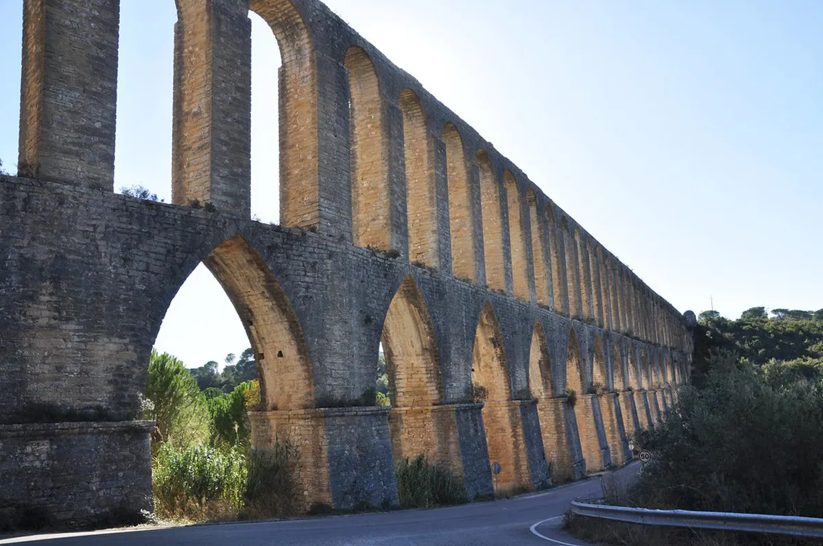 Is the Pegões Aqueduct Walk Free to Visit?