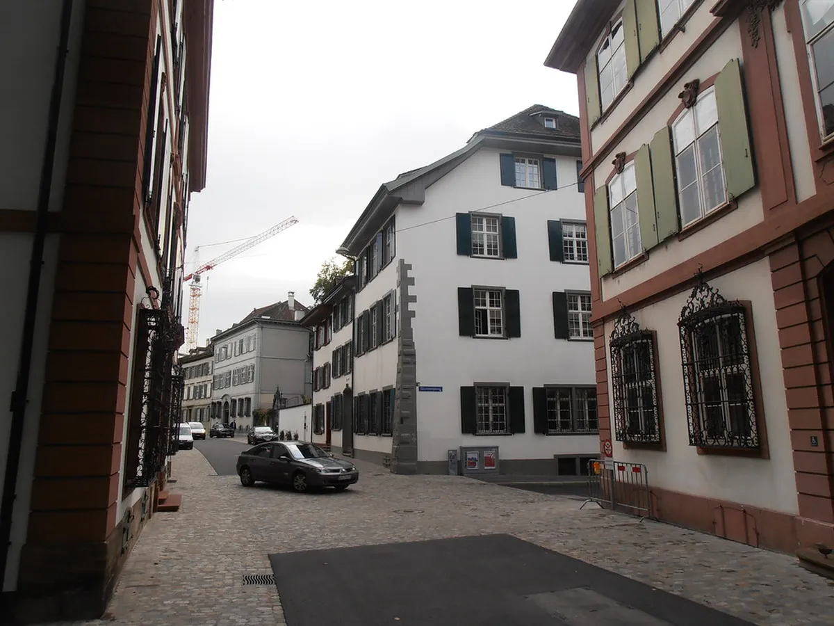 Best Basel Old Town Walking Routes for 2026