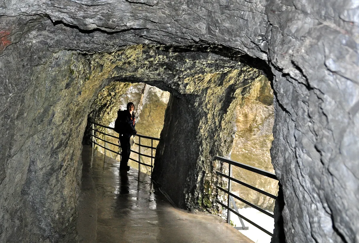 How Long Is the Aare River Walk in Interlaken?
