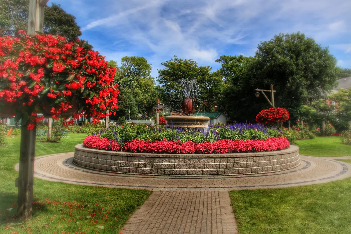 7 Historic Landmarks in Montreux Old Town Walk