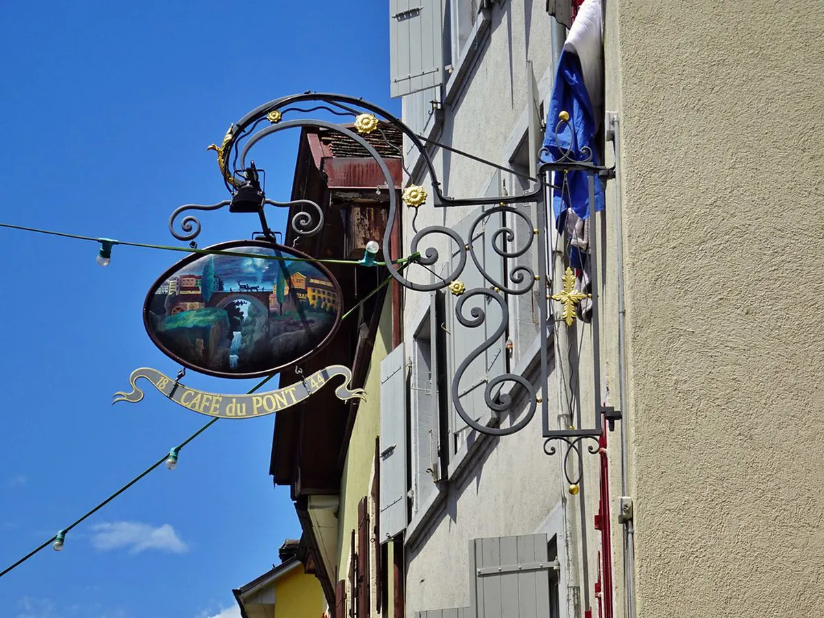 Montreux Old Town Walking Tour: 2026 Guide