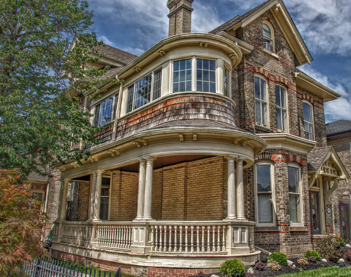 Historical Buildings to See on Vevey Walk