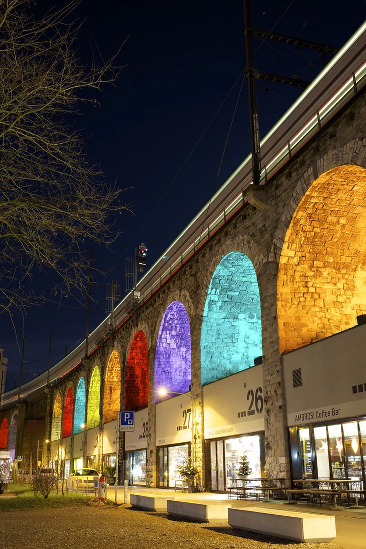 Best Shops in Zürich West Viadukt Walking