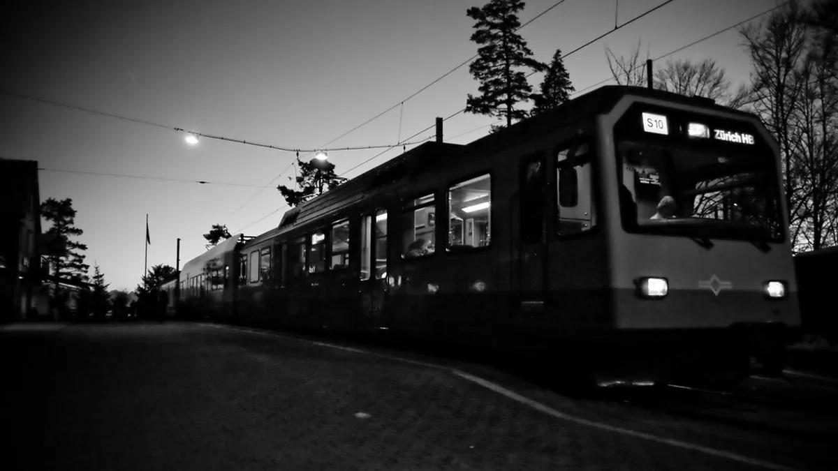 Uetliberg Mountain Train vs Walking Up Guide